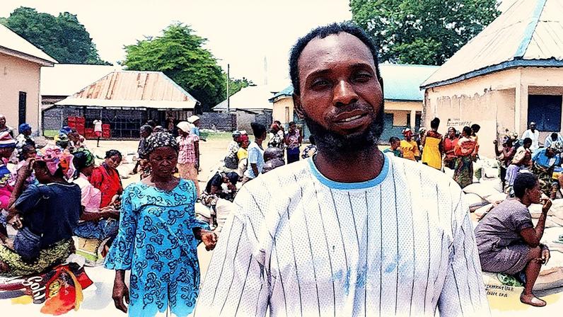 Obrigado por transformar minha vida”, disse Joshua, um dos cristãos abençoados pelo projeto da Portas Abertas na Nigéria (foto representativa)