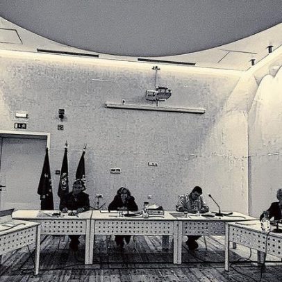 Corinthians atropela Botafogo e Flamengo vence no sufoco