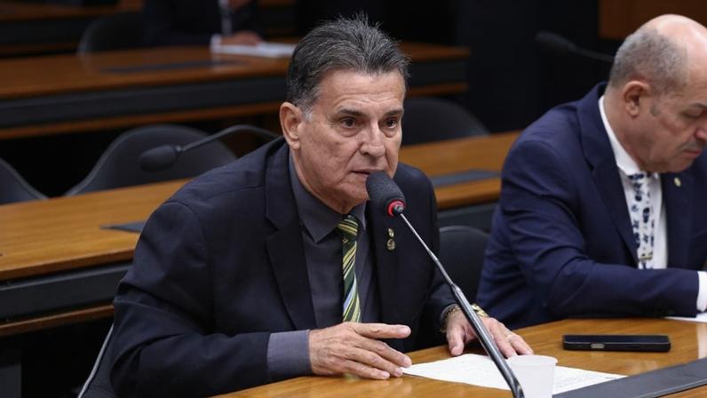 Deputado do PL afirma que Célia Xakriabá merecia uma bofetada