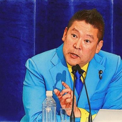 Líder populista é detido no Japão por difamação de político que cometeu suicídio