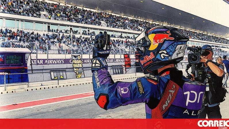 Miguel Oliveira homenageado em Portimão antes da última corrida de MotoGP em Portugal - FOTO: Paulo Calado/PC