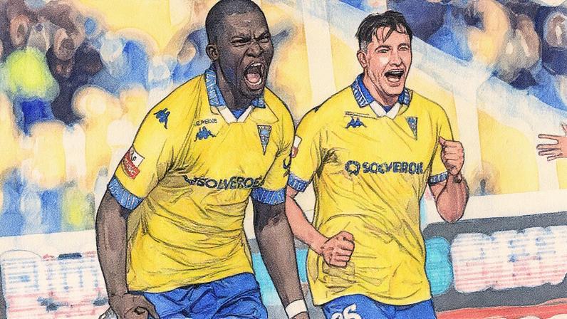 Boma celebra um dos golos do Estoril