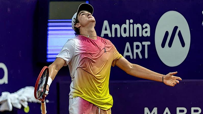 João Fonseca na dramática vitória sobre o argentino Mariano Navone em Buenos Aires (Divulgação)