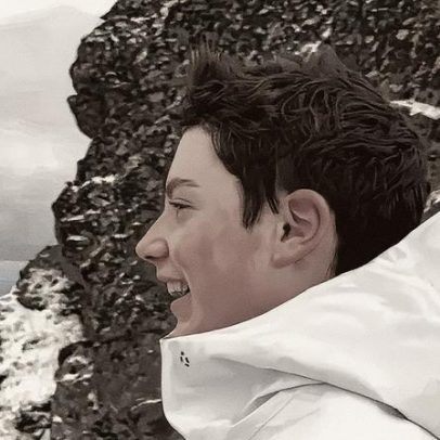 John Travolta compartilha vídeo raro de seu filho Ben de 14 anos