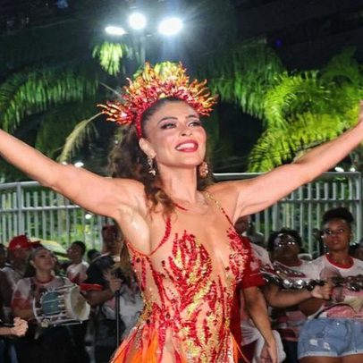 Juliana Paes brilha em ensaio de rua da Viradouro