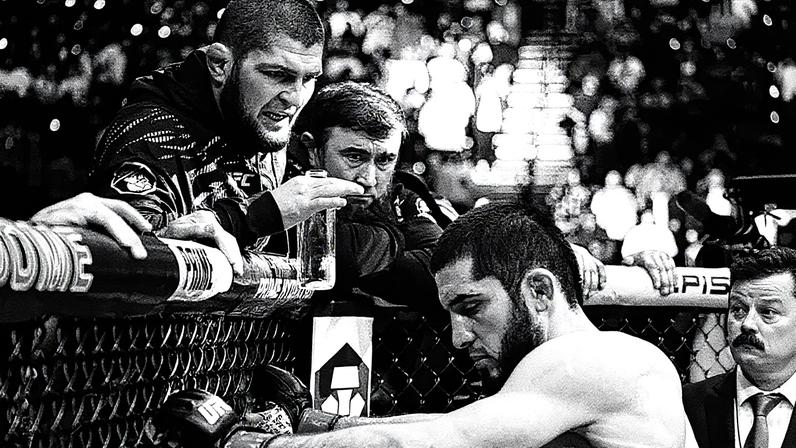 Khabib Nurmagomedov no corner de Islam Makhachev no UFC (Foto: Reprodução/Instagram: @islam_makhachev)