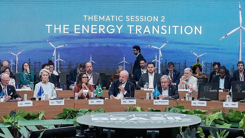 Desvende o universo da COP30 em Belém com nosso guia completo. Compreenda termos como Acordo de Paris, GEE, Mitigação e Justiça Climática para acompanhar os avanços - Foto: Rafa Neddermeyer/COP30 Brasil Amazônia/PR