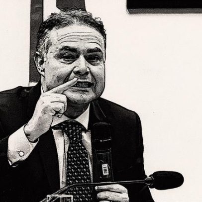 Cerco a Bolsonaro se fecha com revés no STF e visitas a Papuda