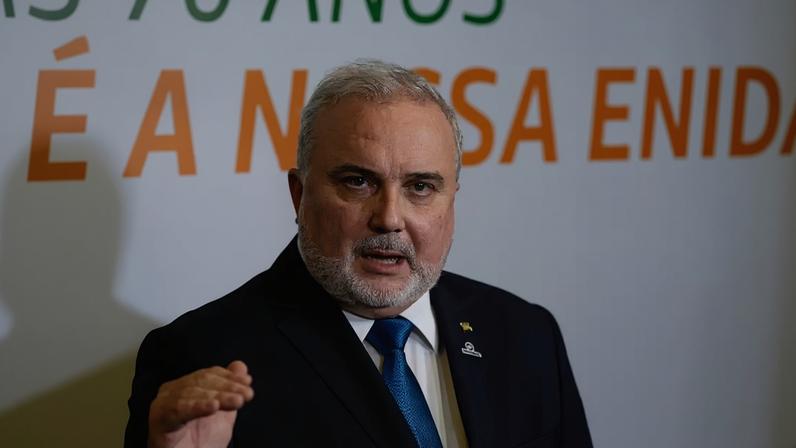 Jean Paul Prates fala em intrigas palacianas e oficializa saída do PT