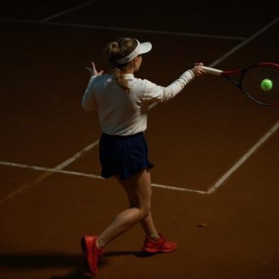 Pigossi cai na semifinal de duplas com parceira espanhola em Colina