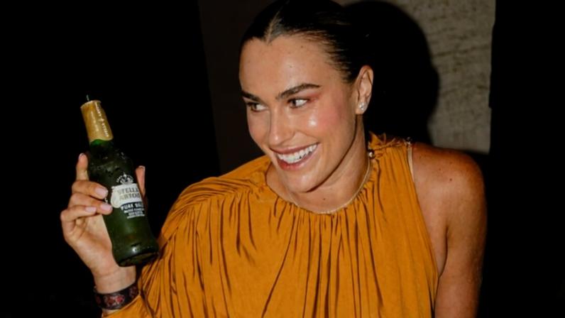 Sabalenka participa de jantar com Guga e Bia, em evento de patrocinador