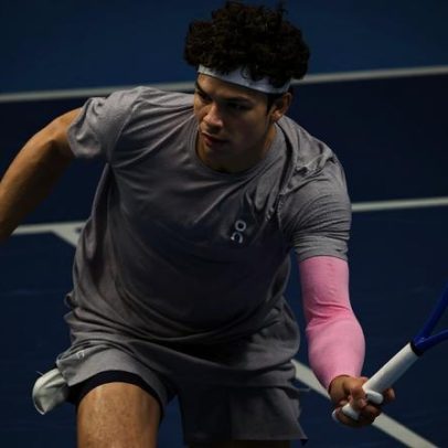 Shelton lamenta forehand descalibrado após nova derrota