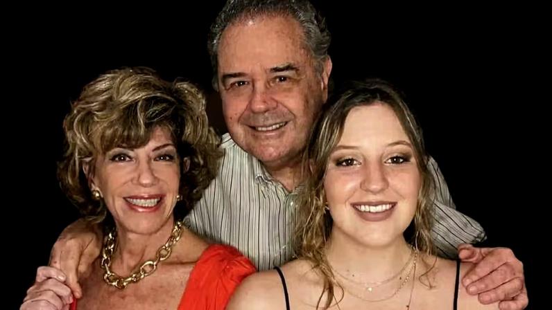 Silvia Poppovic, Marcello Bronstein e Ana — Foto: Reprodução/Instagram