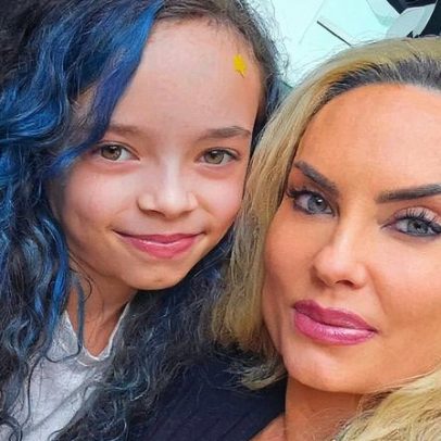 Coco Austin defende amamentação da filha Chanel até os 6 anos